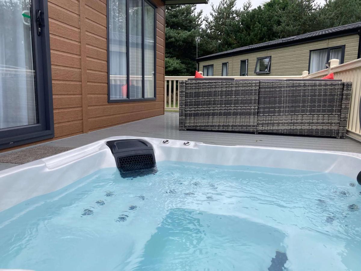 Gleneagles Lodge With Hot Tub 约克 外观 照片
