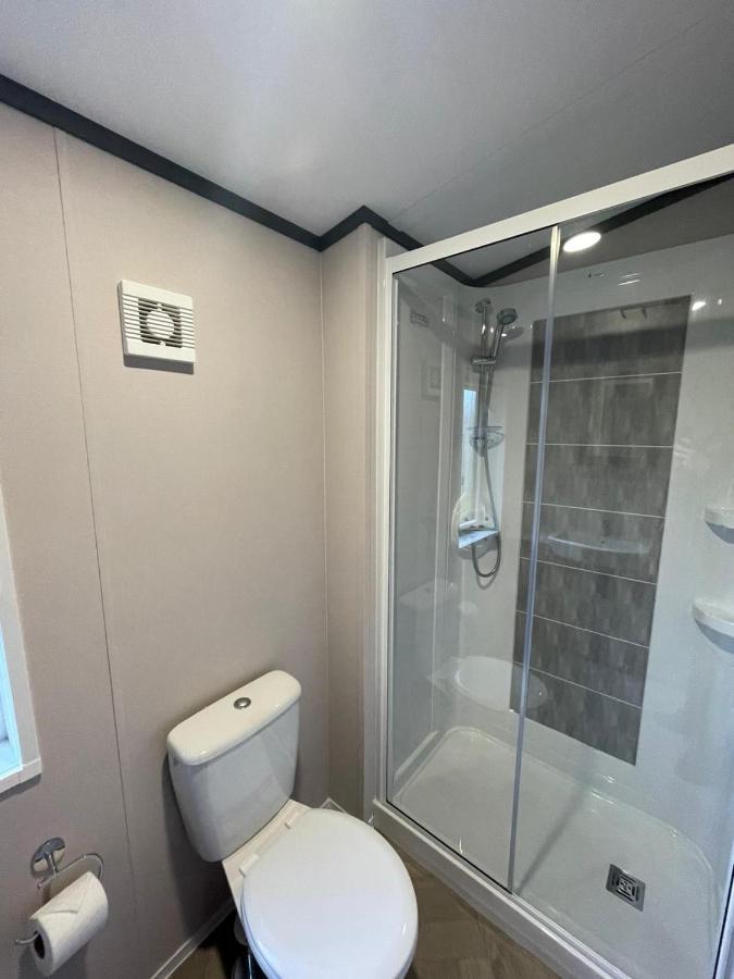 Gleneagles Lodge With Hot Tub 约克 外观 照片